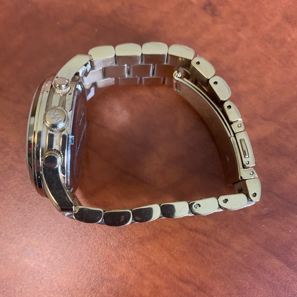 Michael Kors Gold watch - Picture 3 of 5